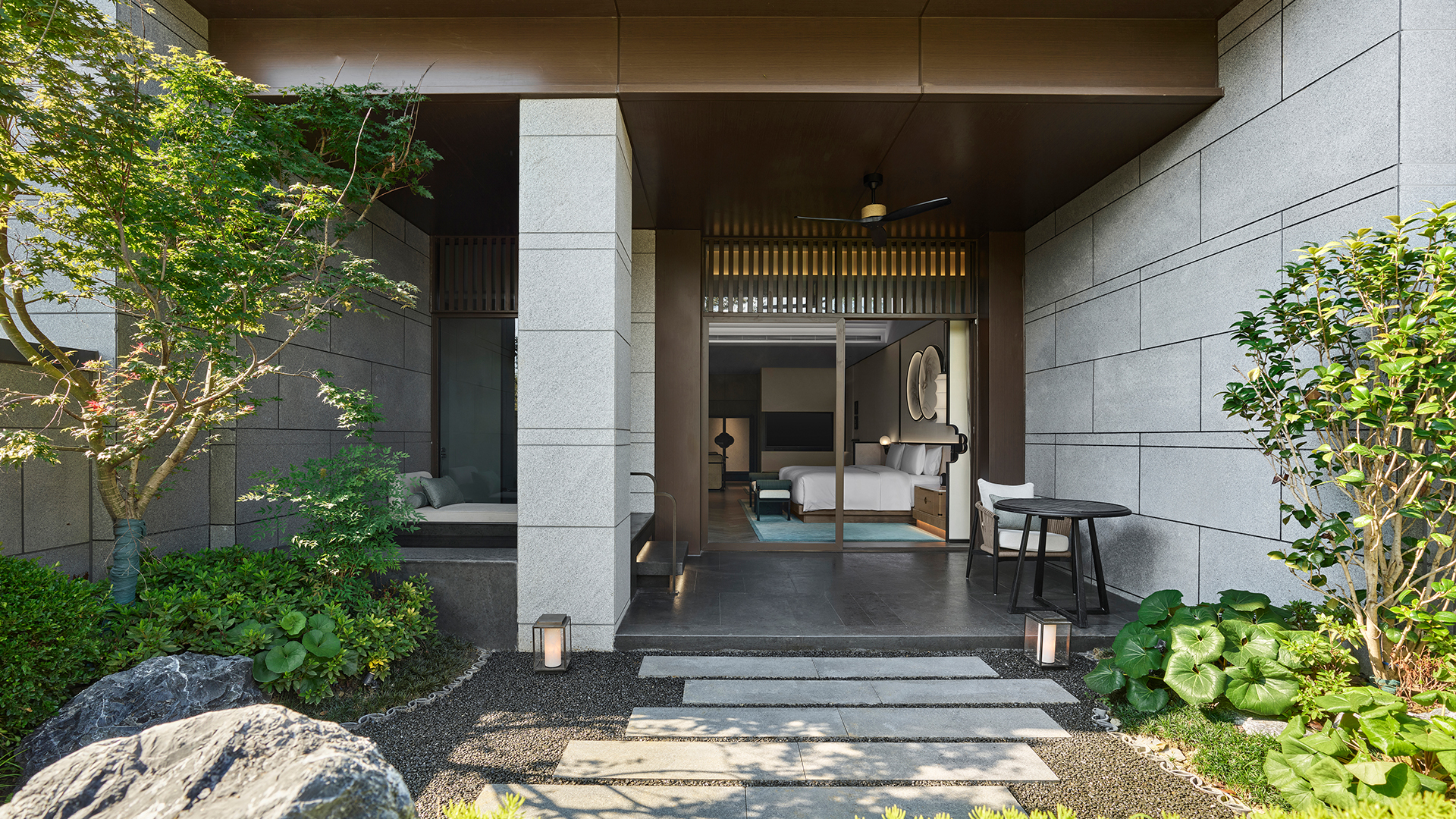 BTCNYL-Lagoon Terrace Pool Room_King